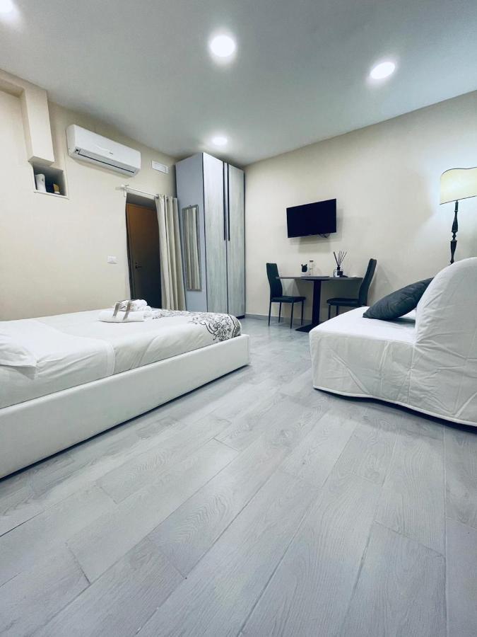 Riviera90 Apartment Napoli Bagian luar foto